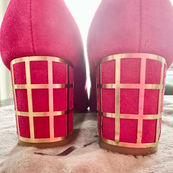 Brian Atwood Block Heel Suede Pump size 8.5 W - Picture 6 of 9